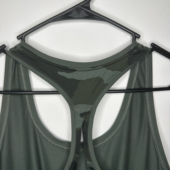 Athleta Active Tank Size M - Picture 8 of 9